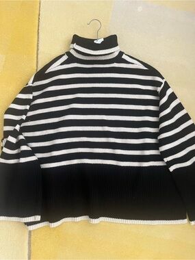 TOTEME
Signature Stripe Turtleneck Sweater
Size L